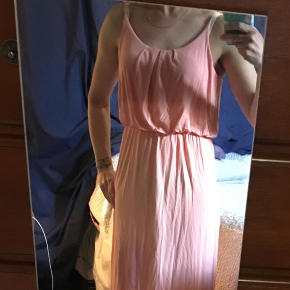 Flowy Asymmetrical hem dress - Picture 3 of 10